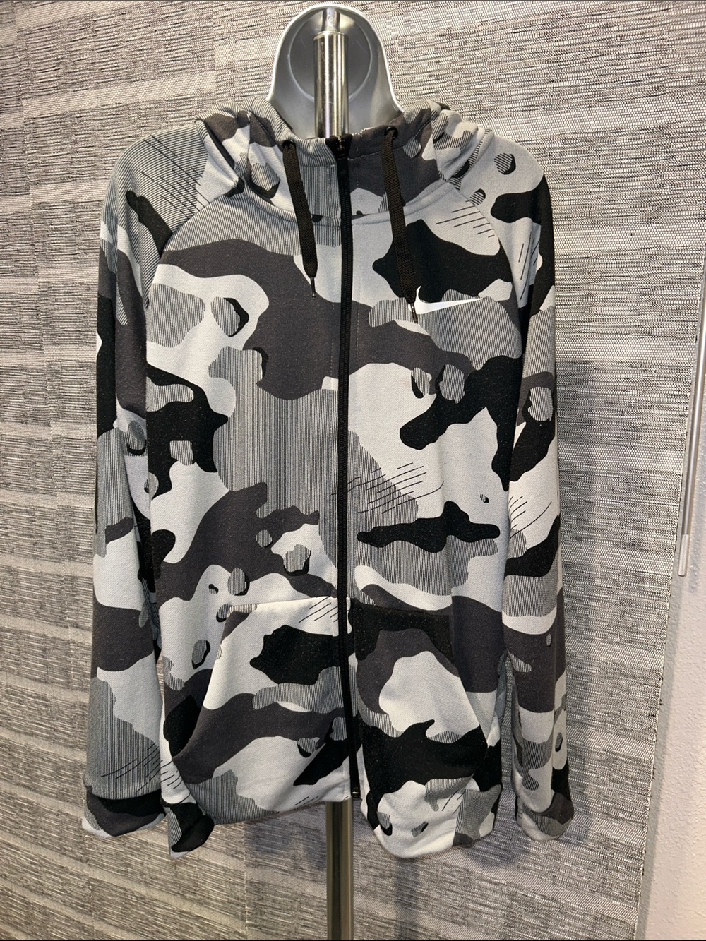 Nike Men's Gray & Black Camo Full-Zip Hoodie